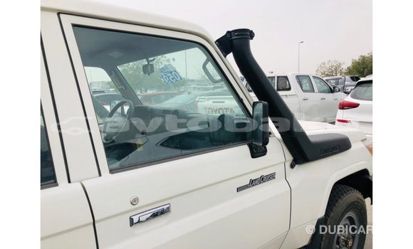Buy Import Toyota Land Cruiser White Car in Import - Dubai in Abseron Buy Import Toyota Land Cruiser White Car in Import - Dubai in Abseron