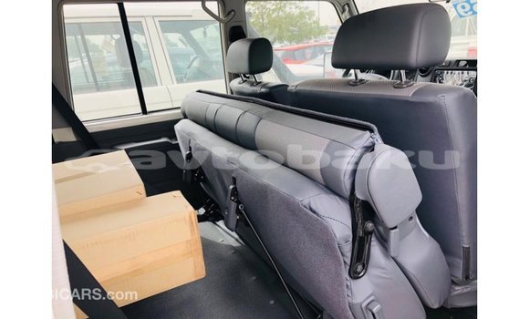 Buy Import Toyota Land Cruiser White Car in Import - Dubai in Abseron Buy Import Toyota Land Cruiser White Car in Import - Dubai in Abseron