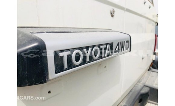 Buy Import Toyota Land Cruiser White Car in Import - Dubai in Abseron Buy Import Toyota Land Cruiser White Car in Import - Dubai in Abseron