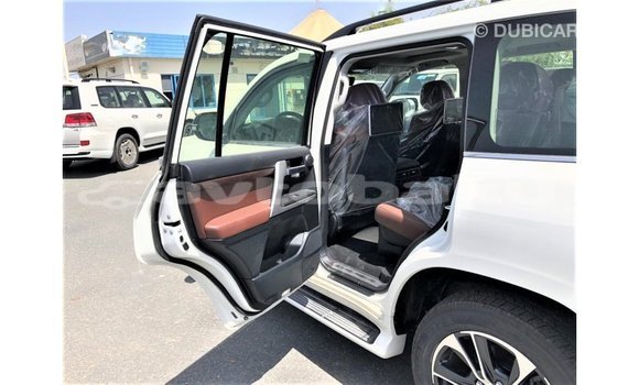 Buy Import Toyota Land Cruiser White Car in Import - Dubai in Abseron Buy Import Toyota Land Cruiser White Car in Import - Dubai in Abseron