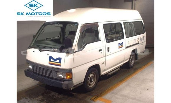 Buy Import Nissan Caravan White Car in Import - Dubai in Abseron