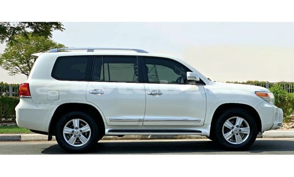 Buy Import Toyota Land Cruiser White Car in Import - Dubai in Abseron Buy Import Toyota Land Cruiser White Car in Import - Dubai in Abseron
