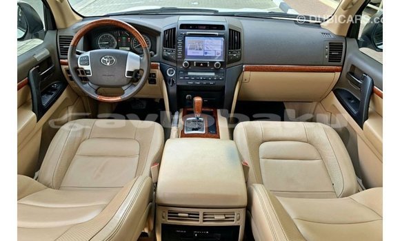 Buy Import Toyota Land Cruiser White Car in Import - Dubai in Abseron Buy Import Toyota Land Cruiser White Car in Import - Dubai in Abseron