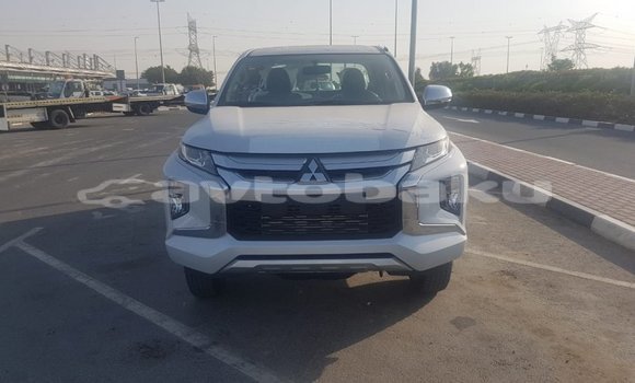 Buy Import Mitsubishi L200 White Car in Import - Dubai in Abseron
