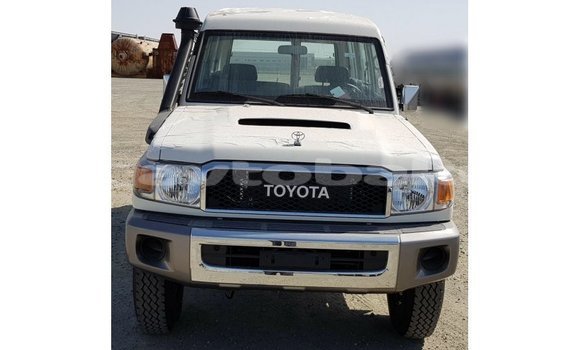 Buy Import Toyota Land Cruiser White Car in Import - Dubai in Abseron