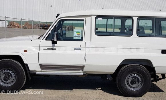 Buy Import Toyota Land Cruiser White Car in Import - Dubai in Abseron Buy Import Toyota Land Cruiser White Car in Import - Dubai in Abseron