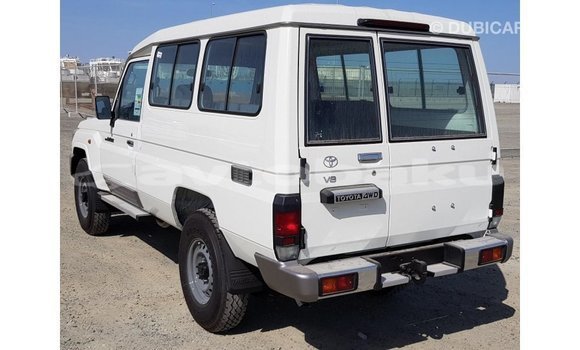 Buy Import Toyota Land Cruiser White Car in Import - Dubai in Abseron Buy Import Toyota Land Cruiser White Car in Import - Dubai in Abseron