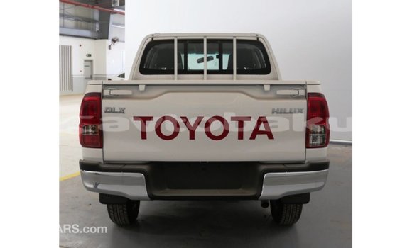 Buy Import Toyota Hilux White Car in Import - Dubai in Abseron Buy Import Toyota Hilux White Car in Import - Dubai in Abseron