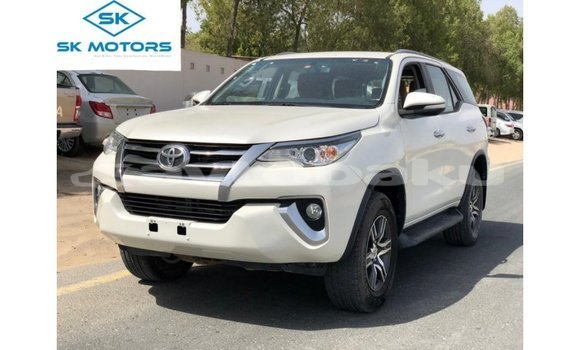 Buy Import Toyota Fortuner White Car in Import - Dubai in Abseron
