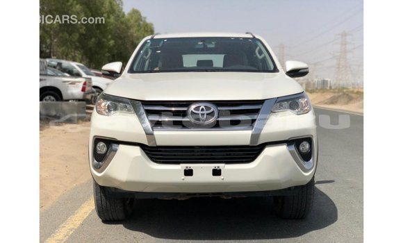 Buy Import Toyota Fortuner White Car in Import - Dubai in Abseron Buy Import Toyota Fortuner White Car in Import - Dubai in Abseron