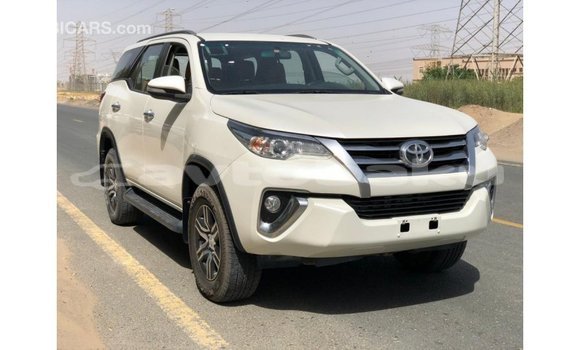 Buy Import Toyota Fortuner White Car in Import - Dubai in Abseron Buy Import Toyota Fortuner White Car in Import - Dubai in Abseron