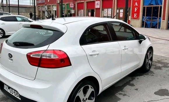 Buy Used Kia Rio White Car in Baki in Abseron Buy Used Kia Rio White Car in Baki in Abseron