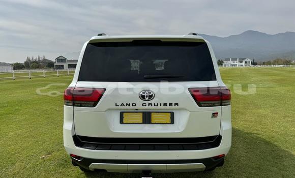Buy Used Toyota Land Cruiser White Car in Baki in Abseron Buy Used Toyota Land Cruiser White Car in Baki in Abseron