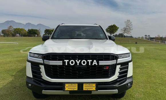 Buy Used Toyota Land Cruiser White Car in Baki in Abseron Buy Used Toyota Land Cruiser White Car in Baki in Abseron