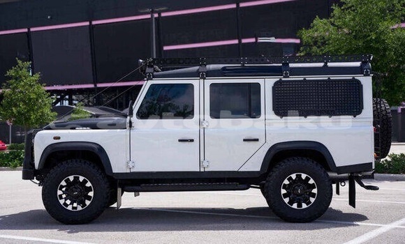 Buy Used Land Rover Defender White Car in Baki in Abseron Buy Used Land Rover Defender White Car in Baki in Abseron