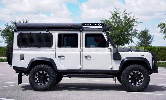 Buy Used Land Rover Defender White Car in Baki in Abseron Buy Used Land Rover Defender White Car in Baki in Abseron