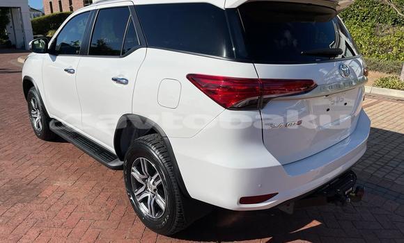 Buy Used Toyota Fortuner White Car in Baki in Abseron Buy Used Toyota Fortuner White Car in Baki in Abseron
