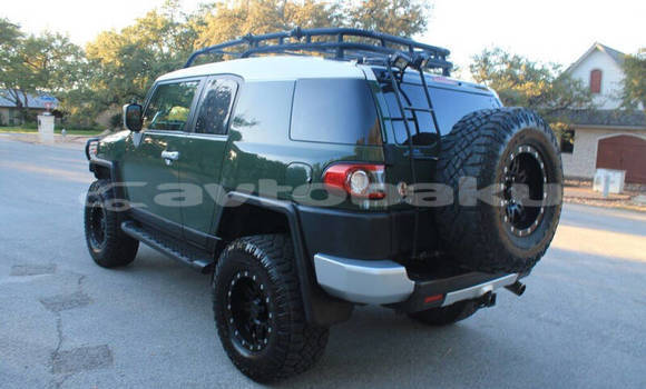Buy Used Toyota FJ Cruiser Green Car in Agstafa in Qazax Buy Used Toyota FJ Cruiser Green Car in Agstafa in Qazax