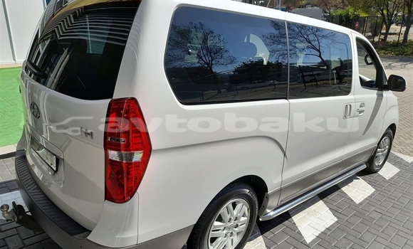 Buy Used Hyundai H1 White Car in Quba in Xacmaz Buy Used Hyundai H1 White Car in Quba in Xacmaz