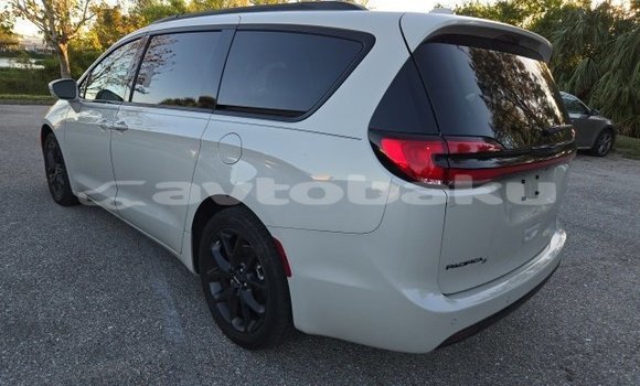 Buy Used Chrysler Pacifica White Car in Xocavand in Nagorni-Qarabax Buy Used Chrysler Pacifica White Car in Xocavand in Nagorni-Qarabax