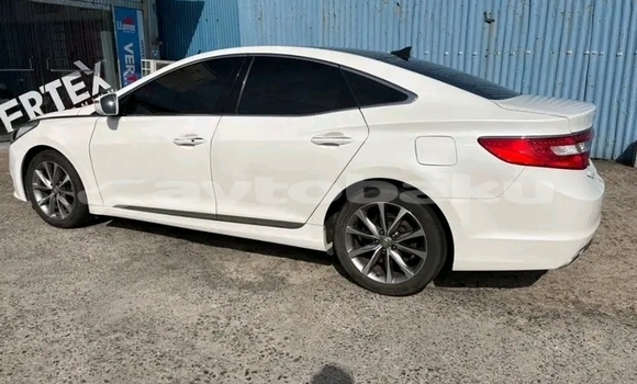 Buy Used Hyundai Grandeur White Car in Ali Bayramli in Mugan-Salyan Buy Used Hyundai Grandeur White Car in Ali Bayramli in Mugan-Salyan