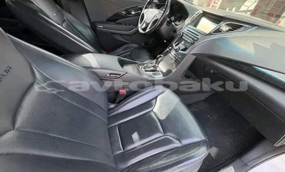 Buy Used Hyundai Grandeur White Car in Ali Bayramli in Mugan-Salyan Buy Used Hyundai Grandeur White Car in Ali Bayramli in Mugan-Salyan