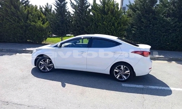 Buy Used Hyundai Elantra White Car in Ali Bayramli in Mugan-Salyan Buy Used Hyundai Elantra White Car in Ali Bayramli in Mugan-Salyan