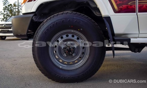 Buy Import Toyota Pickup White Car in Import - Dubai in Abseron Buy Import Toyota Pickup White Car in Import - Dubai in Abseron