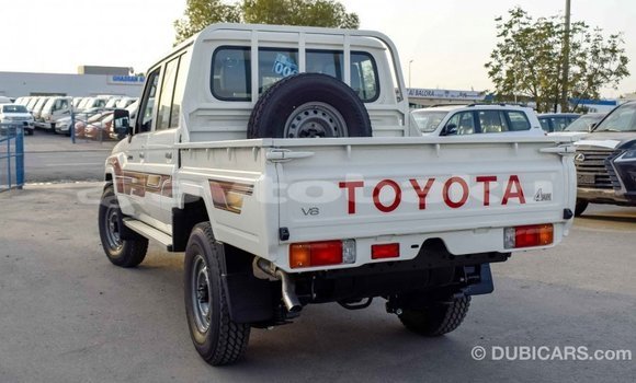 Buy Import Toyota Pickup White Car in Import - Dubai in Abseron Buy Import Toyota Pickup White Car in Import - Dubai in Abseron