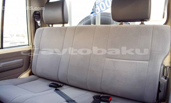 Buy Import Toyota Pickup White Car in Import - Dubai in Abseron Buy Import Toyota Pickup White Car in Import - Dubai in Abseron
