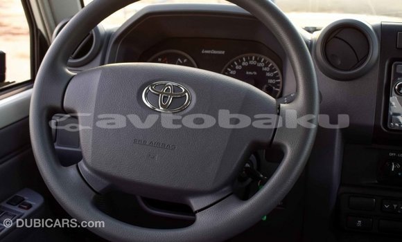 Buy Import Toyota Pickup White Car in Import - Dubai in Abseron Buy Import Toyota Pickup White Car in Import - Dubai in Abseron
