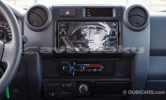 Buy Import Toyota Pickup White Car in Import - Dubai in Abseron Buy Import Toyota Pickup White Car in Import - Dubai in Abseron