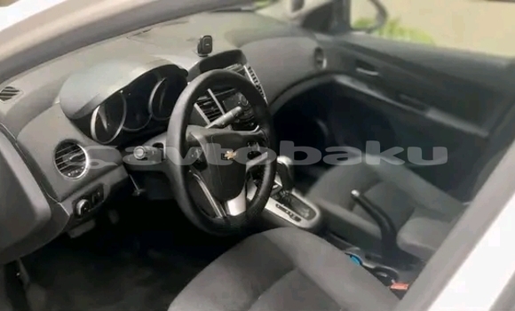Buy Used Chevrolet Cruze White Car in Ali Bayramli in Mugan-Salyan Buy Used Chevrolet Cruze White Car in Ali Bayramli in Mugan-Salyan