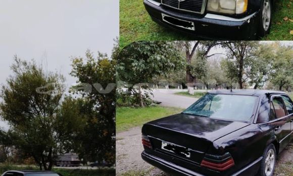 Buy Used Mercedes-Benz E–Class Black Car in Baki in Abseron