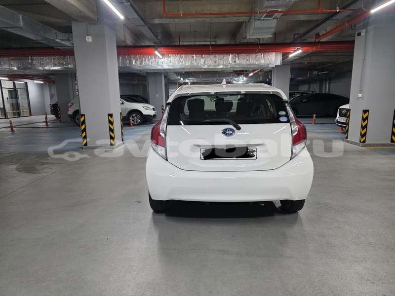 Big with watermark toyota aqua abseron baki 4907