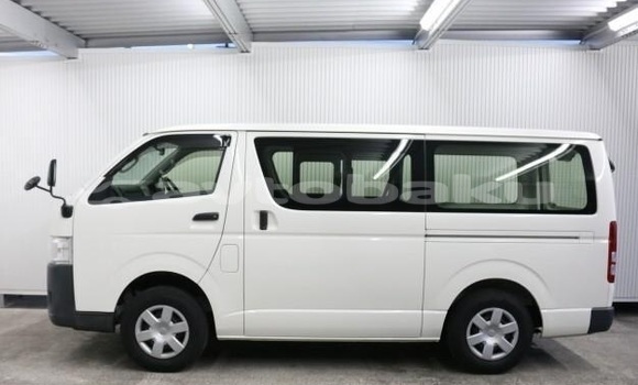 Buy Used Toyota Hiace White Car in Baki in Abseron Buy Used Toyota Hiace White Car in Baki in Abseron