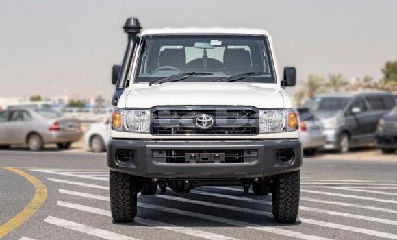 Buy Used Toyota Land Cruiser White Car in Baki in Abseron