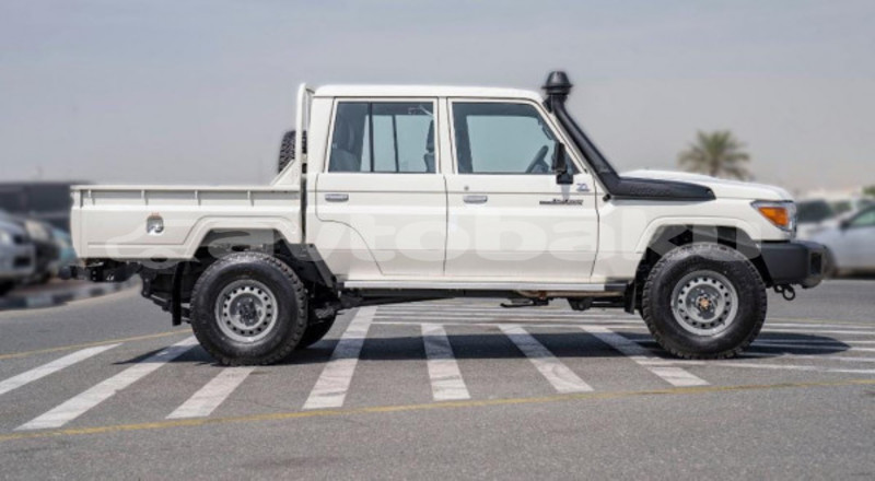 Big with watermark toyota land cruiser abseron baki 4983