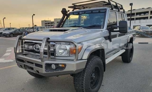 Buy Used Toyota Land Cruiser Silver Car in Astara in Lankaran