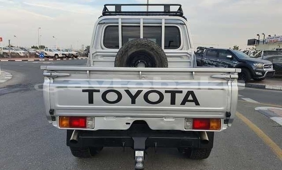Buy Used Toyota Land Cruiser Silver Car in Astara in Lankaran Buy Used Toyota Land Cruiser Silver Car in Astara in Lankaran