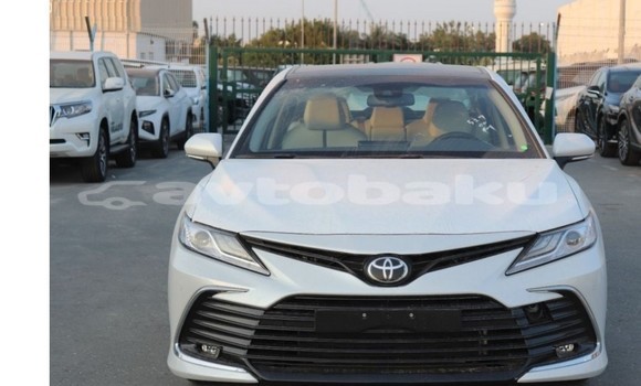 Buy Used Toyota Camry White Car in Baki in Abseron