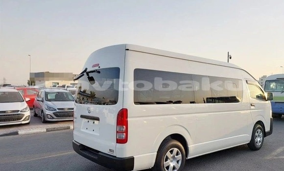 Buy Used Toyota Hiace White Car in Baki in Abseron Buy Used Toyota Hiace White Car in Baki in Abseron