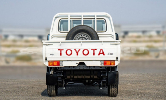 Buy Used Toyota Land Cruiser White Car in Baki in Abseron Buy Used Toyota Land Cruiser White Car in Baki in Abseron