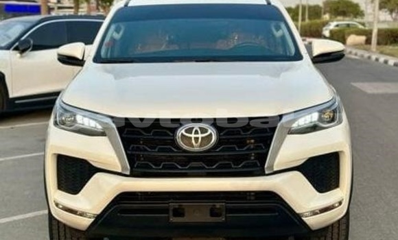 Buy Used Toyota Fortuner White Car in Baki in Abseron Buy Used Toyota Fortuner White Car in Baki in Abseron