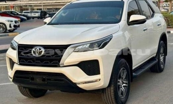 Buy Used Toyota Fortuner White Car in Baki in Abseron Buy Used Toyota Fortuner White Car in Baki in Abseron