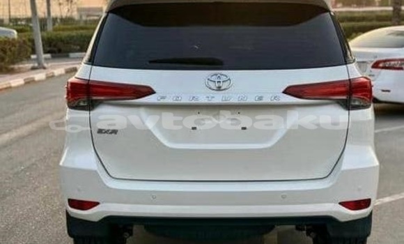 Buy Used Toyota Fortuner White Car in Baki in Abseron Buy Used Toyota Fortuner White Car in Baki in Abseron