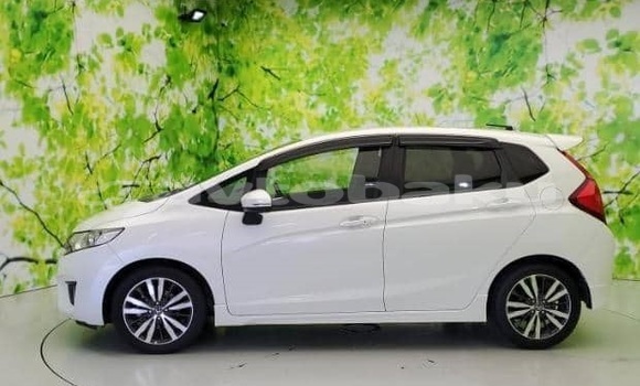 Buy Used Honda FIT White Car in Baki in Abseron Buy Used Honda FIT White Car in Baki in Abseron