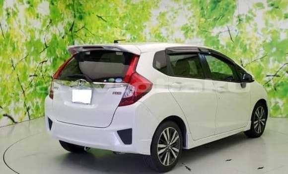 Buy Used Honda FIT White Car in Baki in Abseron Buy Used Honda FIT White Car in Baki in Abseron
