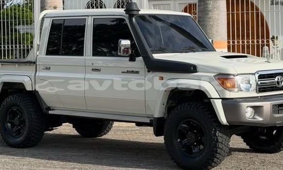 Buy Used Toyota Land Cruiser White Car in Baki in Abseron