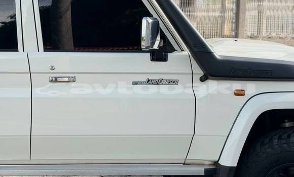 Buy Used Toyota Land Cruiser White Car in Baki in Abseron Buy Used Toyota Land Cruiser White Car in Baki in Abseron